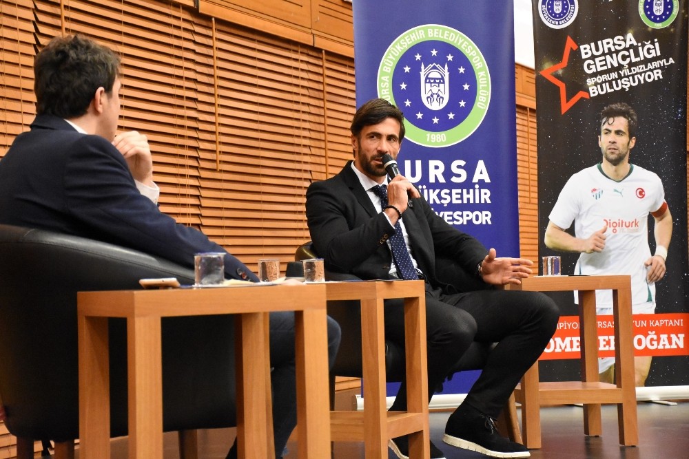 Şampiyon ‘kaptan’ gençlerle buluştu 