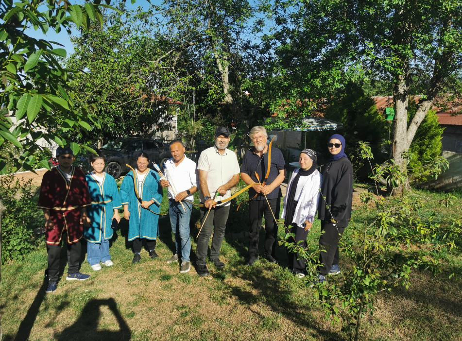Şampiyon okçular "Üçüncü Ok’un hakikatini arıyor! İlk oku atan manevi lidere ahdi vefa