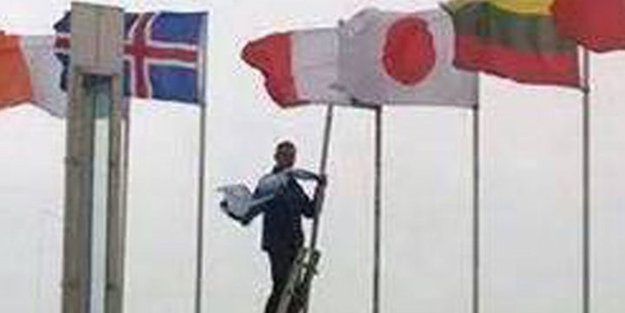 Şampiyonada İsrail bayrağını indirdi