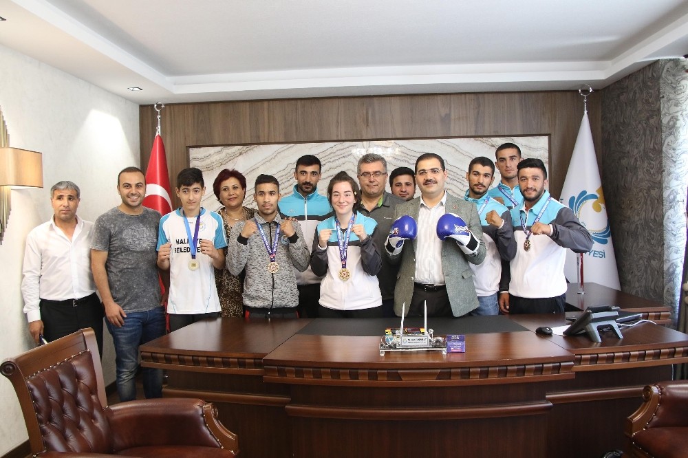 Şampiyonlar Canpolat ile buluştu 