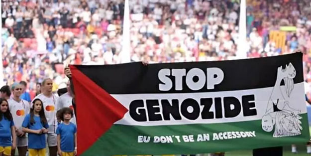 Şampiyonlar Ligi finalinde katil İsrail'e tepki! Açılan pankart kudurtacak