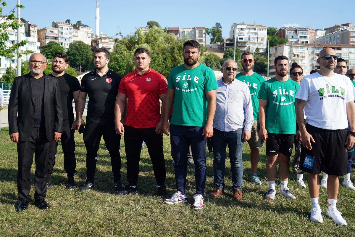 Şampiyonların katıldığı tesis törenle açıldı