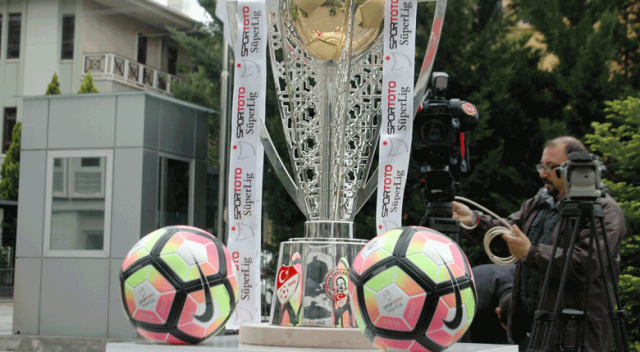 Şampiyonluk kupası görücüye çıktı