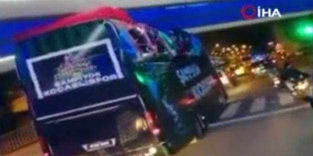 Şampiyonluk kutlamalarında korkunç olay! 2 futbolcu yaralandı