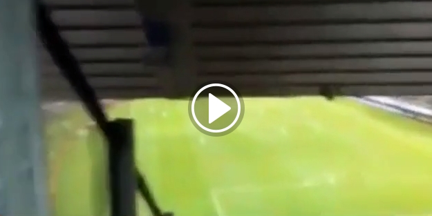 Şampiyonluk maçında stat yıkılıyordu