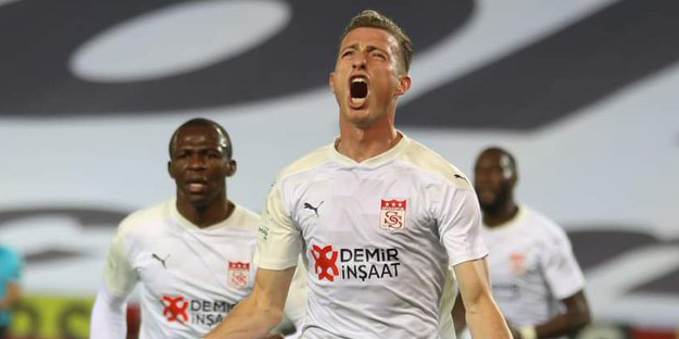 Şampiyon'un gözü Sivasspor'un kaptanında!