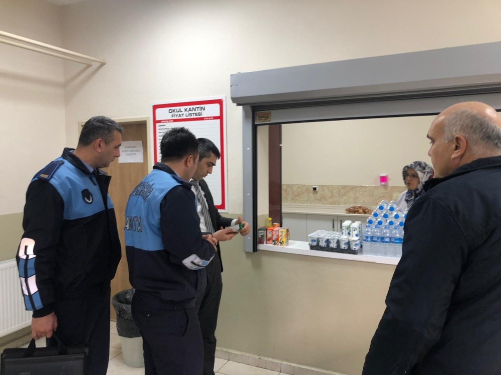 Samsun Büyükşehir zabıtası 52 okul kantininde fiyat etiketi kontrolü yaptı 