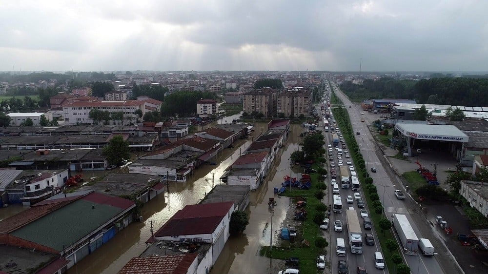 Samsun-Ordu yolunda trafik kitlendi 