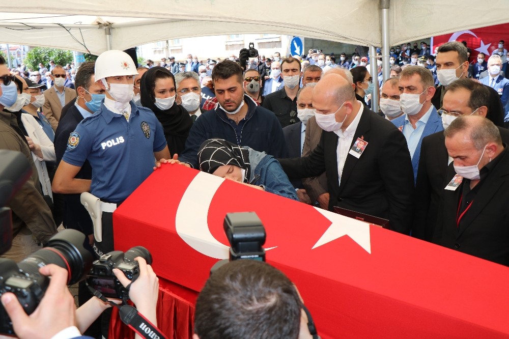 Samsun şehidini son yolculuğuna uğurluyor 