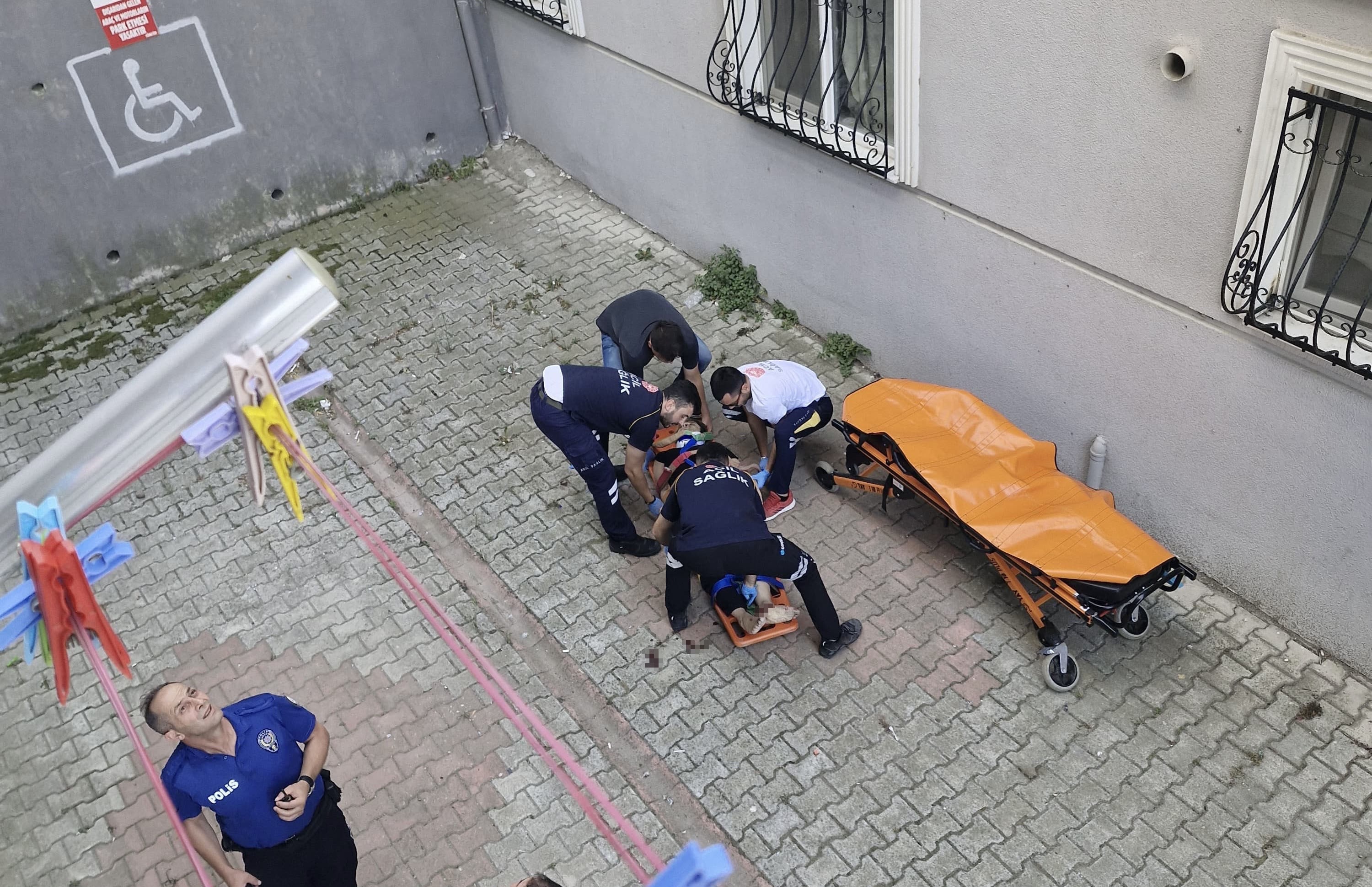 Samsun'da 4'üncü kattan atlayan kuaför kadın hayatını kaybetti