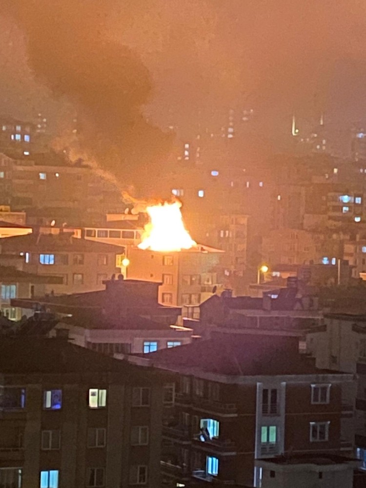 Samsun’da çatı yangını korkuttu 