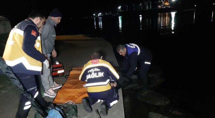 Samsun’da denize atlayan kadını amatör balıkçılar kurtardı