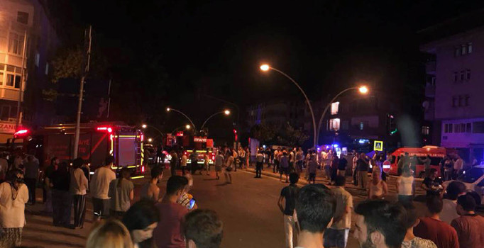 Samsun'da doğalgaz patlaması 7 işyeri ve 6 araçta hasar meydana geldi