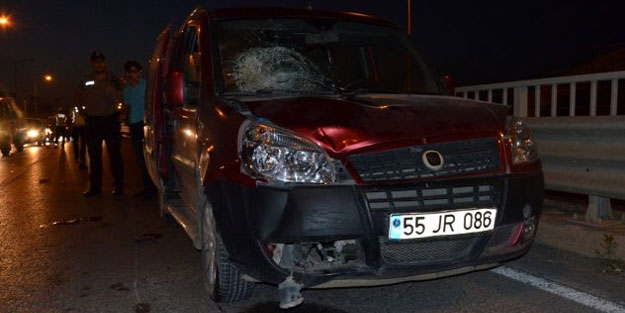 Samsun'da feci kaza! Motosiklet hafif ticari araçla çarpıştı