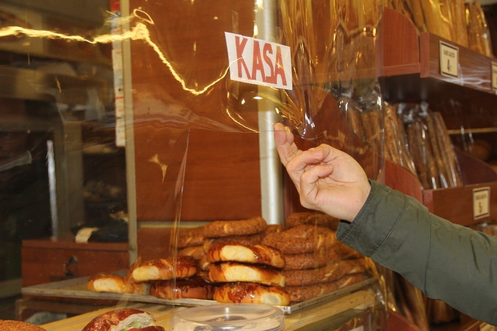 Samsun’da fırında şeffaf brandalı korona önlemi 