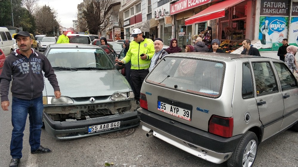 Samsun’da hastane önünde kaza: 2 yaralı 