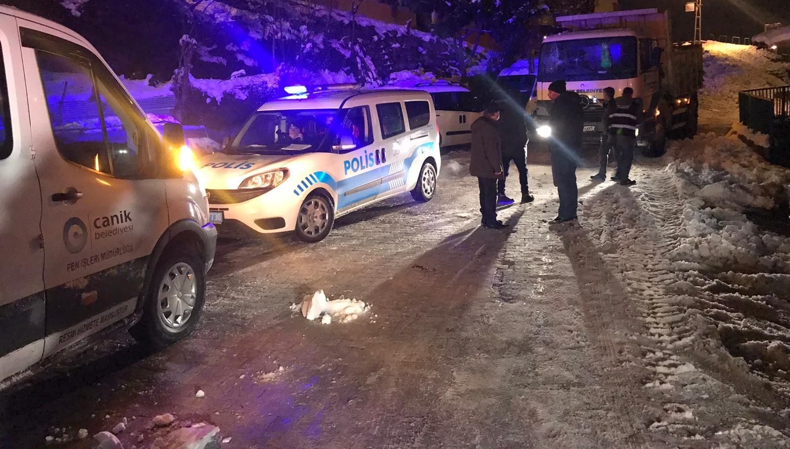 Samsun'da karla mücadele çalışmalarında 900 ton solüsyon ve 600 ton tuz kullanıldı
