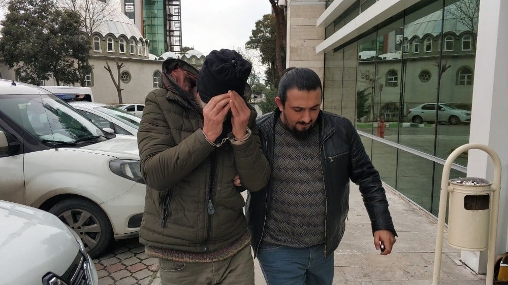 Samsun’da kız arkadaşını darp edip cep telefonunu gasp ettiği iddia edilen şahıs gözaltına alındı 