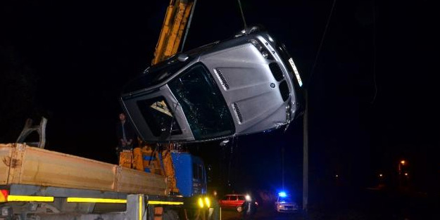Samsun'da kontrolden çıkan cip su kanalına düştü