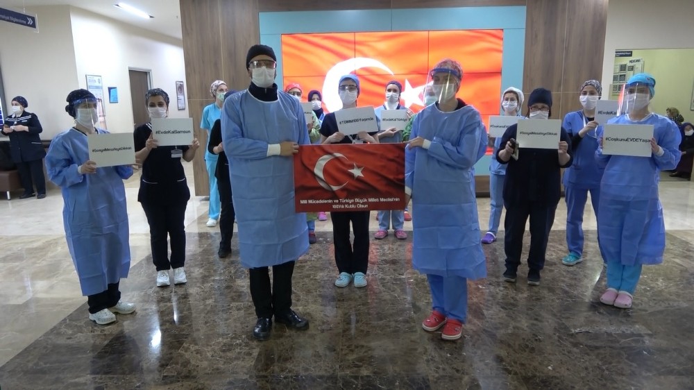 Samsun’da korona savaşçıları ulusal egemenliği kutladı 