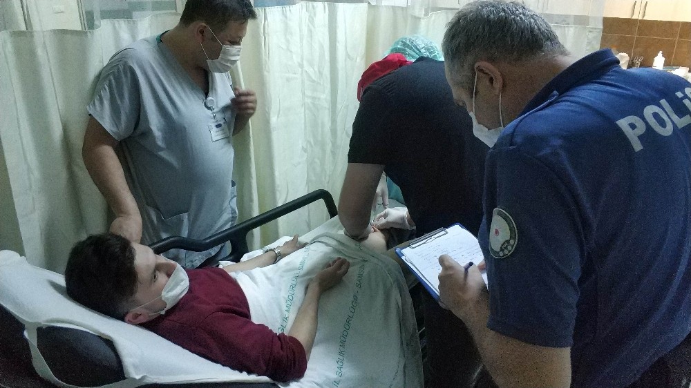 Samsun’da maganda kurşunu evin önünde oturan genci vurdu 