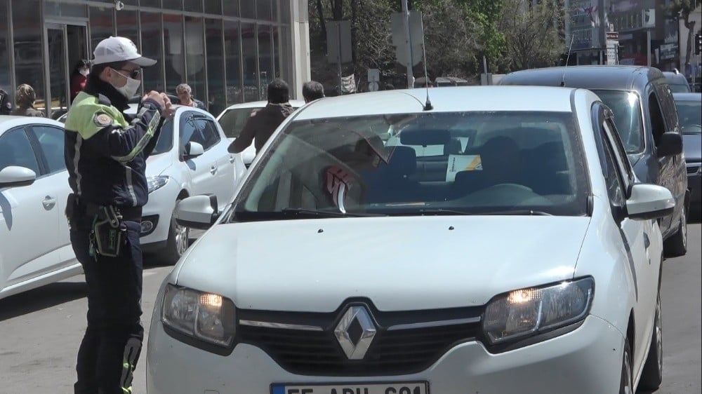 Samsun’da maske ve sosyal mesafe uygulaması 