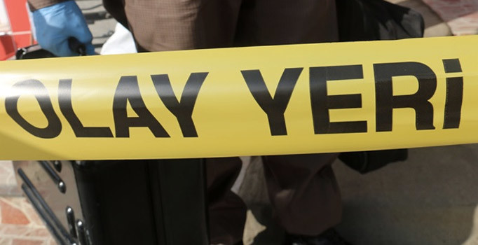 Samsun'da odun kesmeye çalışan şahıs kazara kendini yaraladı