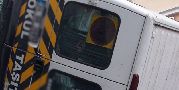 Samsun'da öğrenci servisi devrildi: 21 yaralı