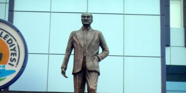 Samsun'da olay Atatürk heykeli tartışması!