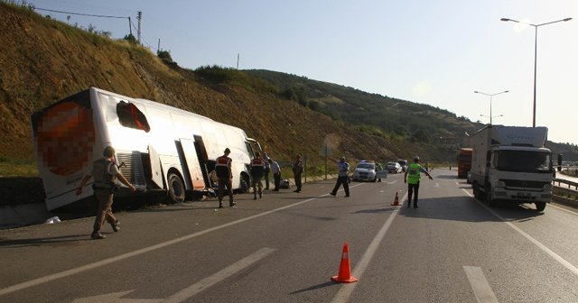 Samsun'da otobüs refüje çarptı: 40 yaralı