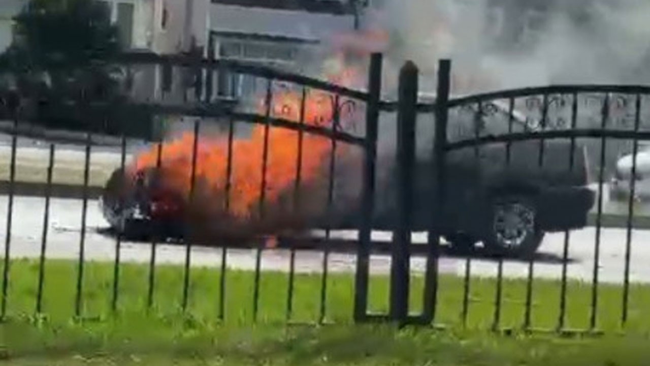 Samsun’da otomobil alev alev yandı