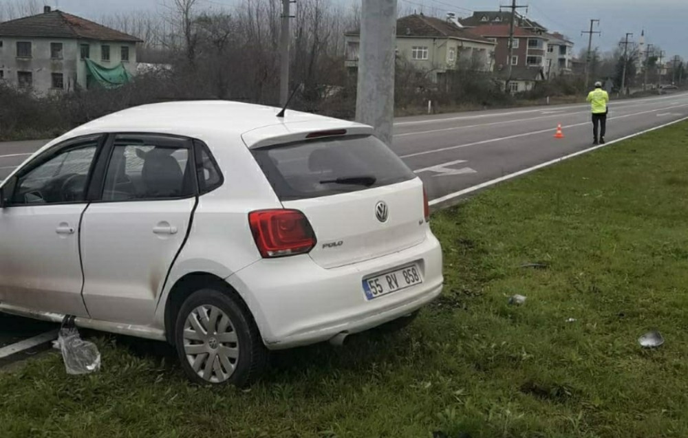 Samsun’da otomobil aydınlatma direğine çarptı: 1 yaralı 