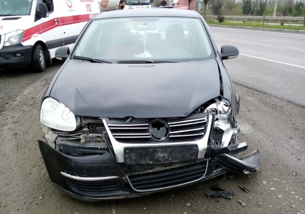 Samsun’da otomobil çekiciye çarptı: 1 yaralı 