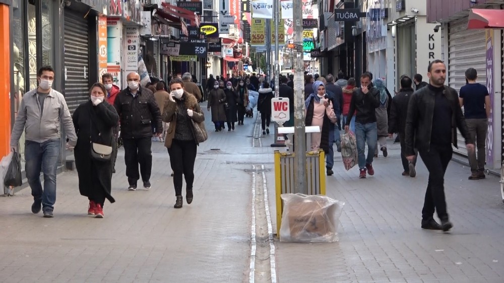 Samsun’da tedirgin eden kalabalık 
