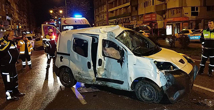 Samsun'da trafik kazası: 1 ölü, 2 yaralı