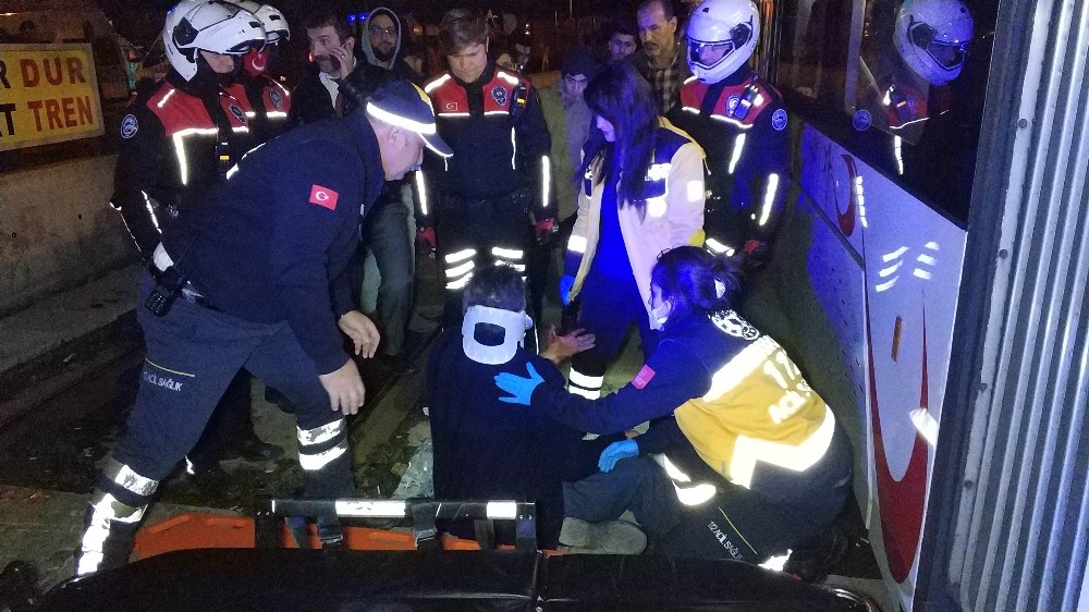 Samsun’da tramvay yayaya çarptı: 1 yaralı 
