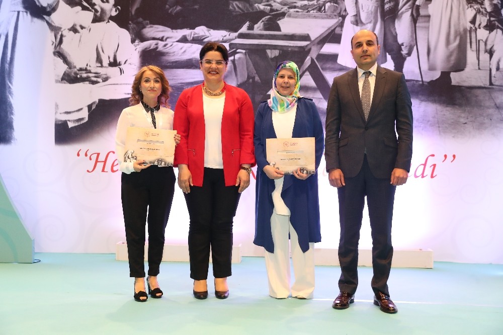 Samsun’da yılın ebe ve hemşiresine Sağlık Bakanlığı’ndan teşekkür belgesi 