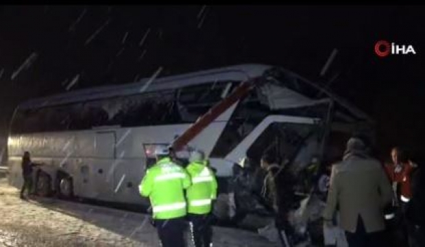 Samsun'da yolcu otobüsü kamyonla çarpıştı: 1 ölü, 1 yaralı