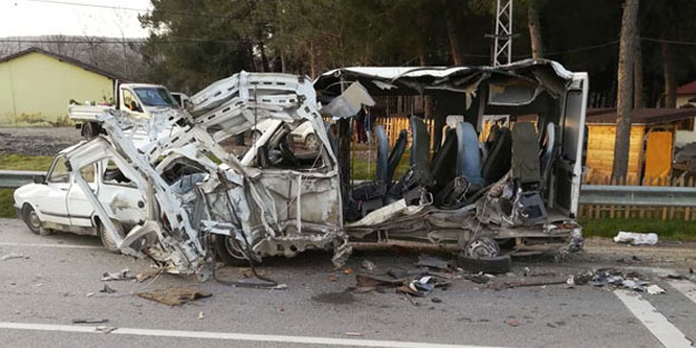 Samsun'da yolcu otobüsü minibüse çarptı: 1 ölü, 1 yaralı