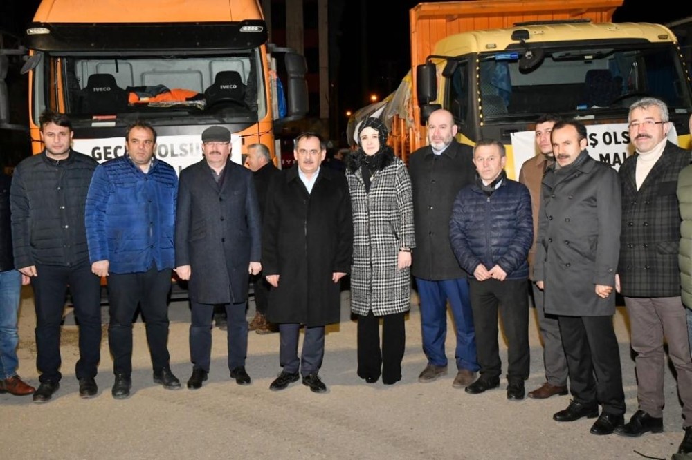 Samsun’dan depremzedelere 2 tır yardım gönderildi 