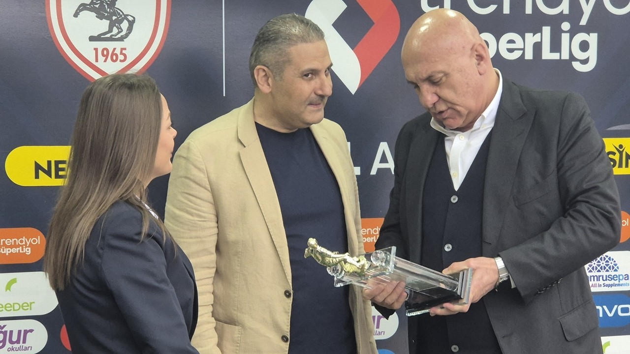 Samsunspor Başkanı Yüksel Yıldırım’a “Yılın Bağımlılıkla Mücadeleye Gönül Veren Kulüp Başkanı” ödülü