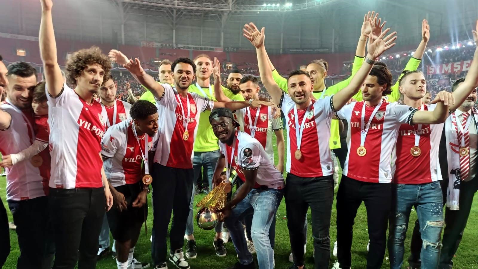 Samsunspor şampiyonluk kupasına kavuştu