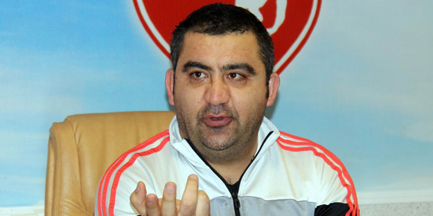 Ümit Özat istifa etti