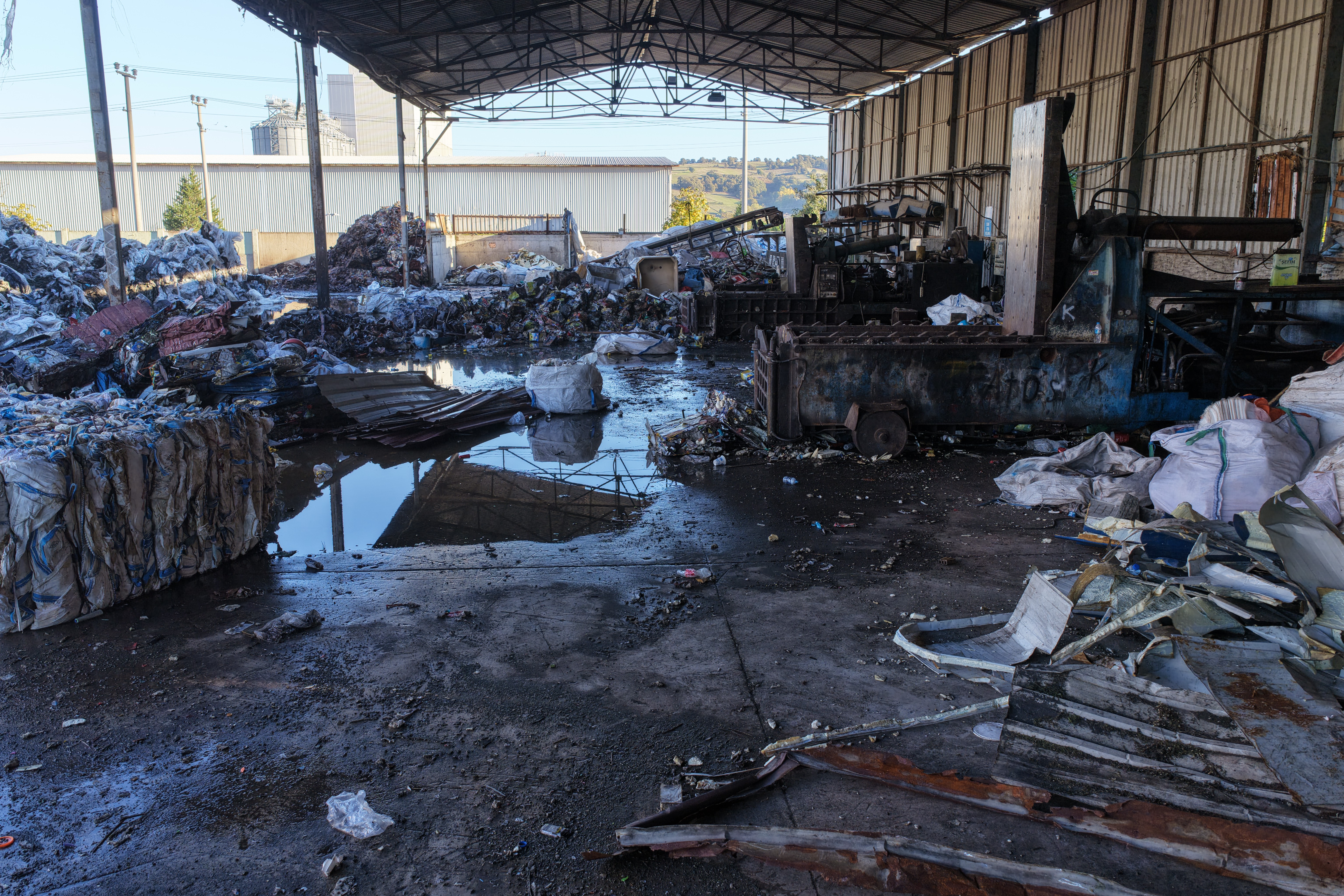 Samsunspor'un tesislerindeki yangın hemen söndürüldü! Görevde Ekrem olsa 3 gün yanardı