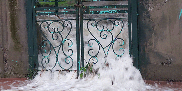 Samsun'u yine sel vurdu