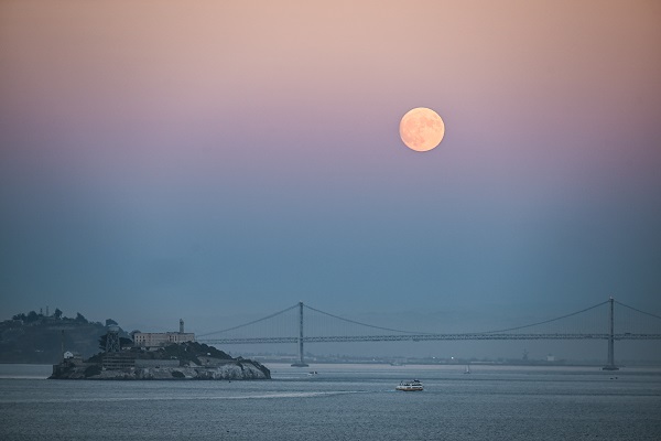 San Francisco'da 'Süper Ay'