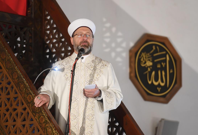 Sana ne oluyor Fatih Portakal? O hutbe Müslümanlara okunuyor sen neden rahatsız oldun?