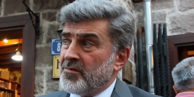 ‘Sanat propaganda aracı olarak kullanılamaz’! Sanatçılara “Aşık Veysel’i örnek alın” çağrısı