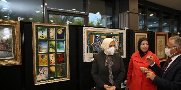 Sanat Sergisi’ne yoğun ilgi