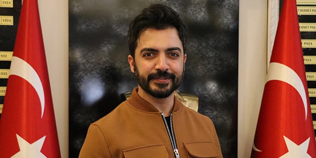 Sanatçı geçinen ayak takımına örnek olsun! Yusuf Güney'den takdir toplayan hareket